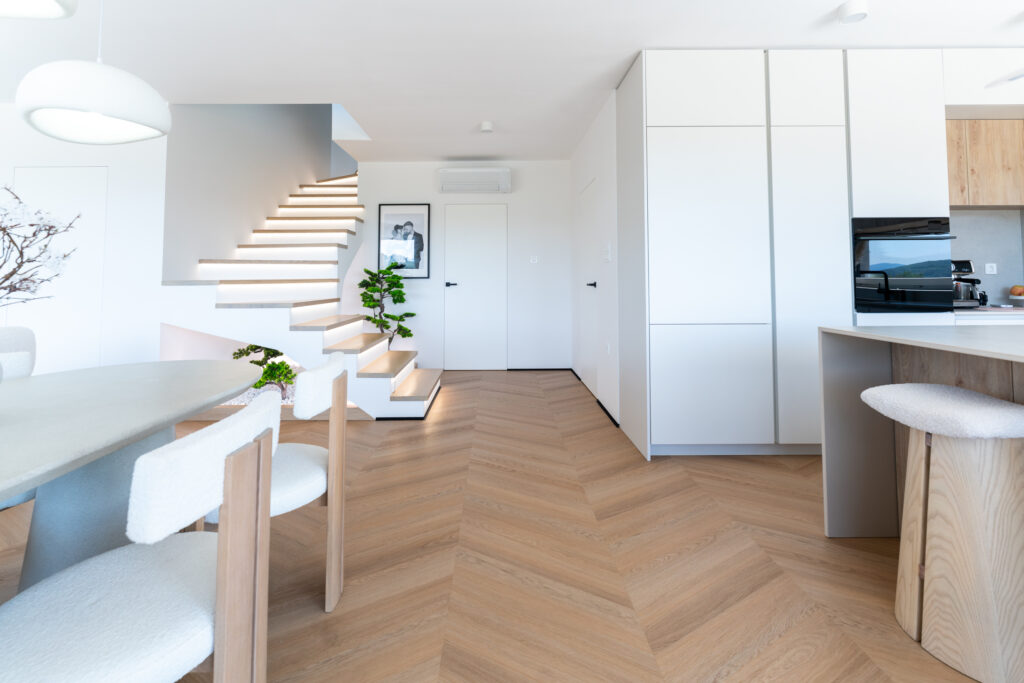 VINIL LVT 1230 HRAST SAVANNAH 4V 2,5/0,55 MM 33/42